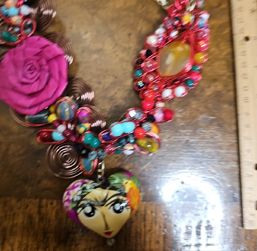 FRIDA Colorful Floral Heart Pendant Statement Necklace - Pink & Multicolor - Picture 5 of 7